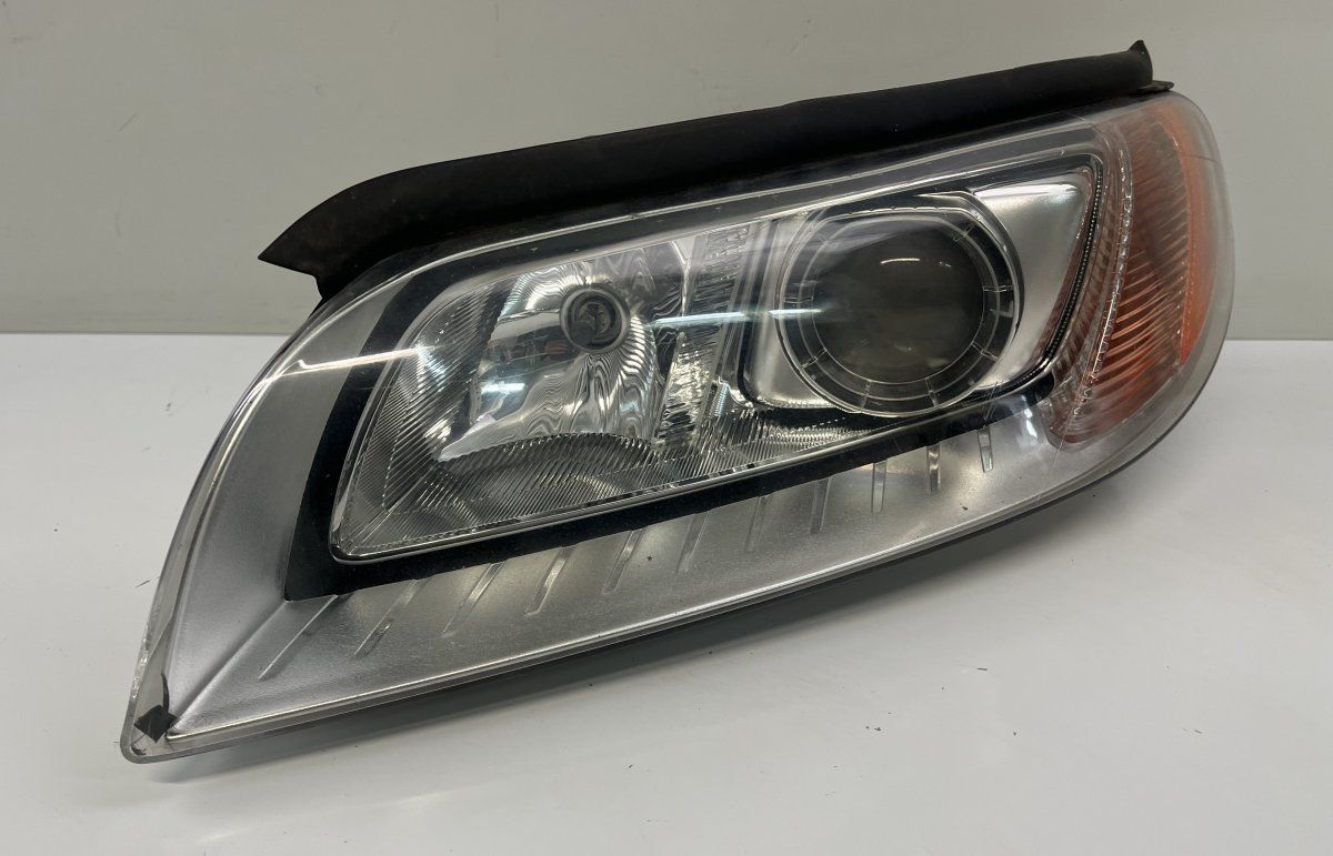31214170 6337100000 Headlight left VOLVO XC70 II (2007-2016)