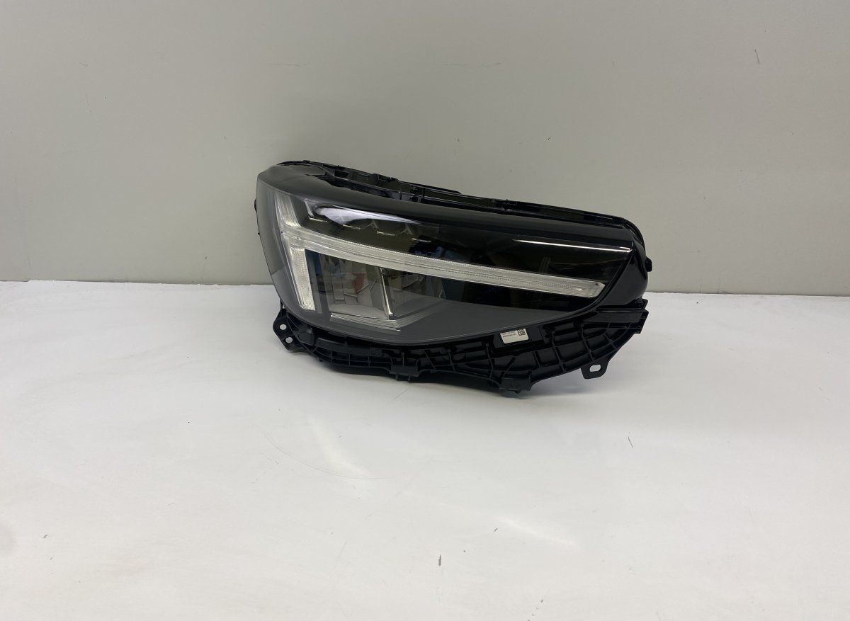 31655529 Headlight right VOLVO XC40 / EX40 / EC40 (536, 539) (2017-)