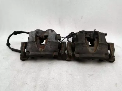 Комплект предни спирачни апарати Mercedes ML W166 A1664210581 преден комплект апарати