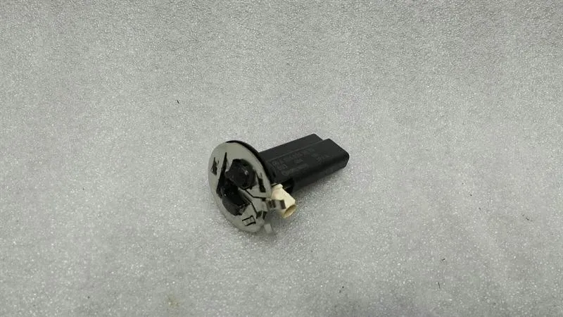 Mercedes C Class W205 C205 Aerial / Antenna A2048205575 Antenna