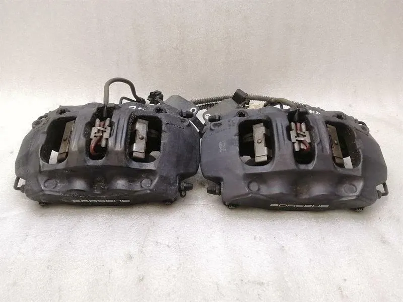 Porsche Cayman 718 front brake caliper set 99135105207 brake caliper front set