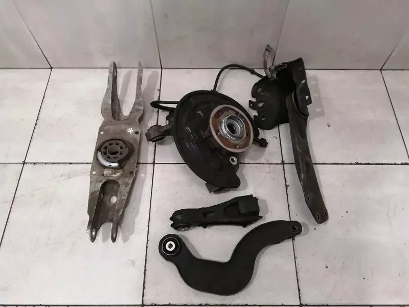 Mercedes A Class W177 A35 AMG RRH Hub A1773502000 Wheel Bearing Housing Rear Right