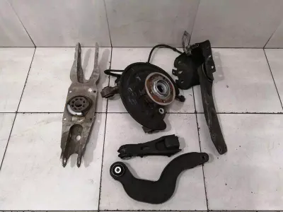 Mercedes A Class W177 A35 AMG RRH Hub A1773502000 Корпус на колесен лагер заден десен