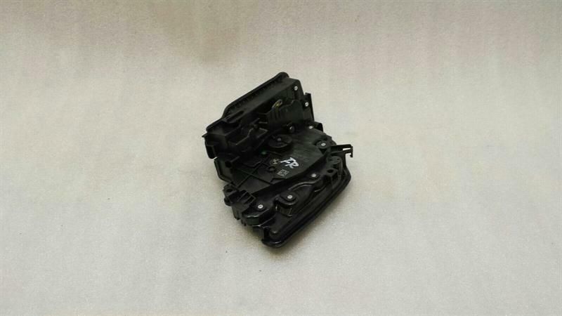 Mini Cooper F56 right door lock 7281936 door lock right