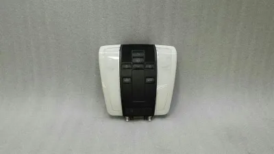 Mercedes C Class W204 Dome Light A2049063002 Вътрешна светлина Вътрешна лампа AMG