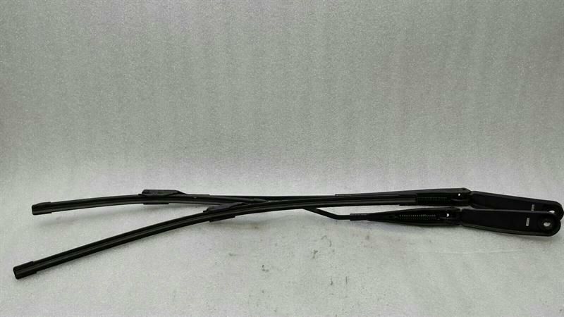 BMW X1 F48 RHD Wiper Arm Set 7360517 Right Hand Drive