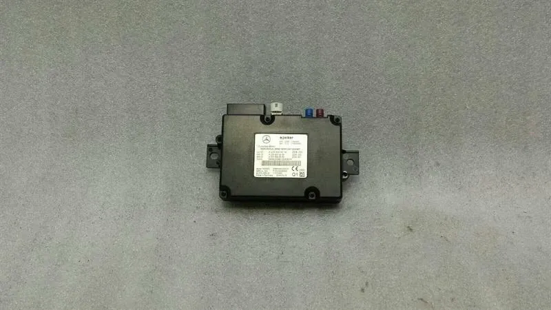 Mercedes C Class W205 Multimedia Module A2059008218 Interface Control Unit