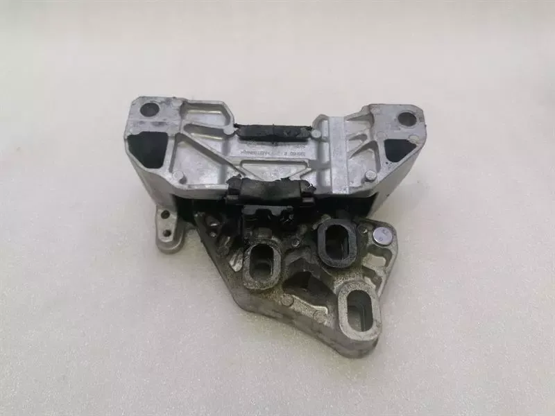 Mercedes EQA H243 EQA350 Engine Mount A2432402500 Engine Holder