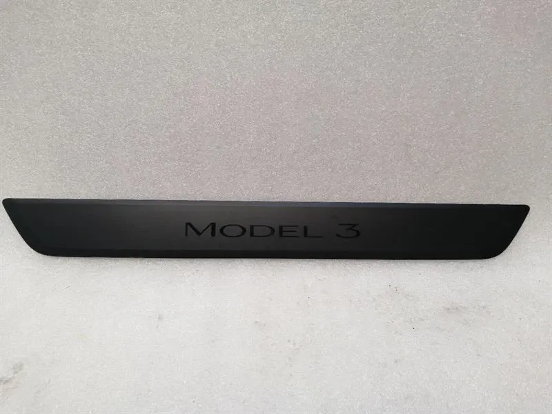 Tesla Model 3 Long Range 1504763-00-B Front Door Strip Front Door Sill