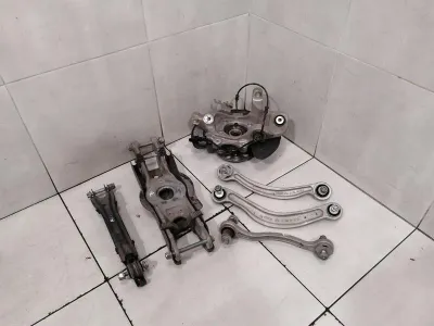 Mercedes EQC N293 Left Rear Hub Set A2133503105 Wheel Bearing Housing Rear Left