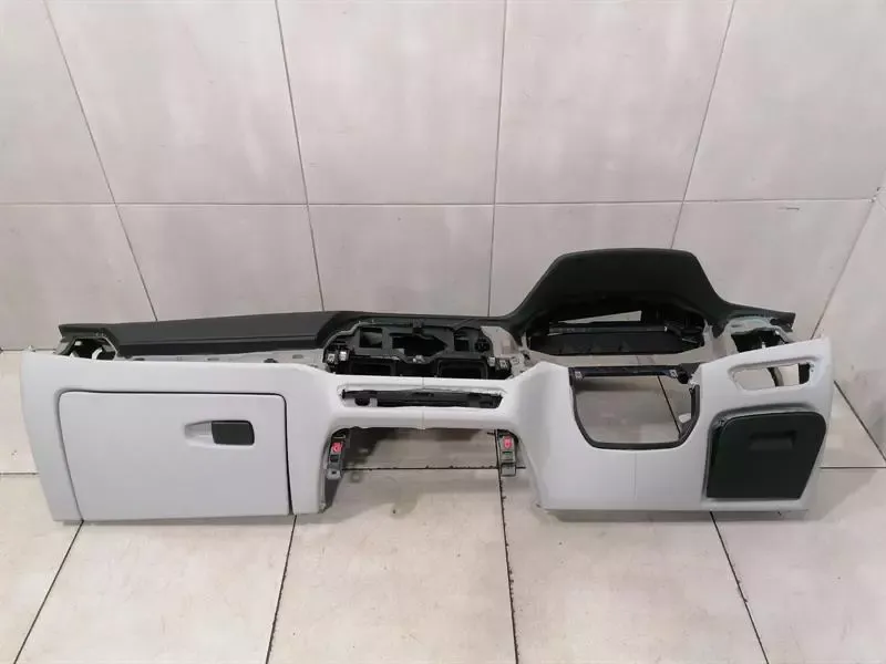 BMW M4 G82 G22 dashboard fully merino/silverstone/black RHD dashboard