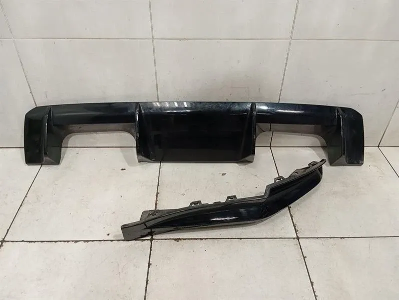 BMW 4 M4 G82 G22 дифузьор на задната броня 8074726 тапицерия на задната броня