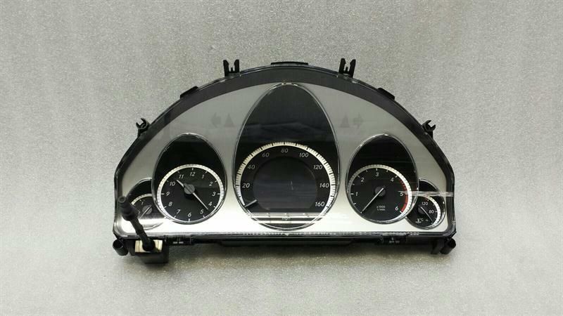 Mercedes E Class W212 Instrument Cluster A2129002010 Speedometer