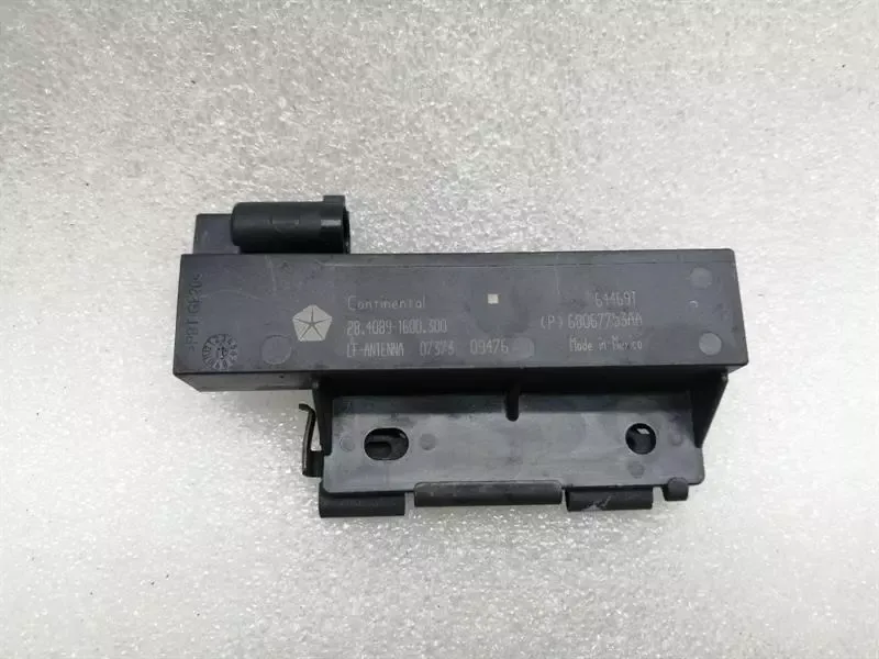 MASERATI QUATTROPORTE VI M156 Aerial / Antenna 68067753AA KEYLESS Antenna