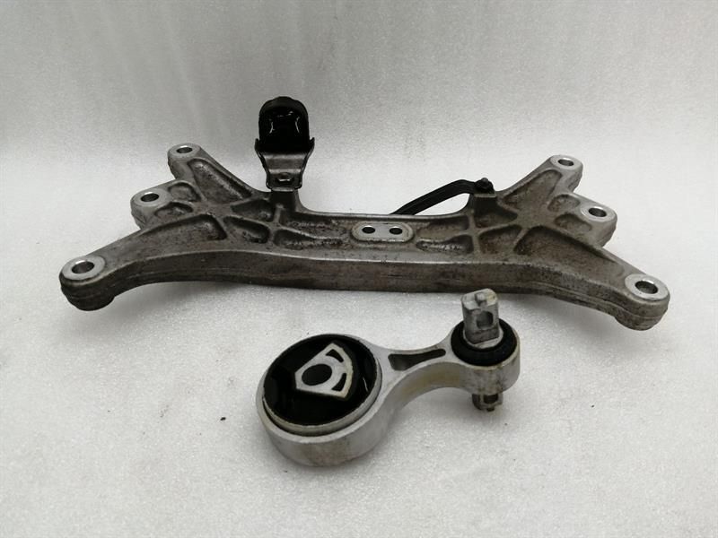 MASERATI QUATTROPORTE VI M156 Gearbox mount 670001738 Transmission Holder
