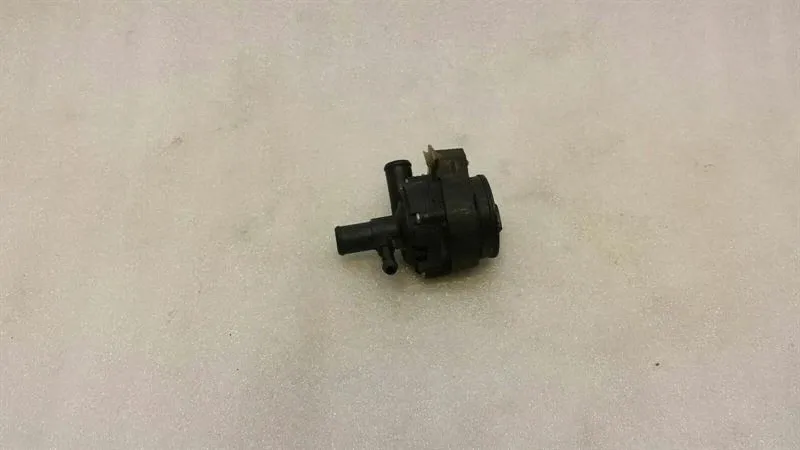 Mercedes CLS W218 additional cooling pump A2118350028 coolant pump pump M278