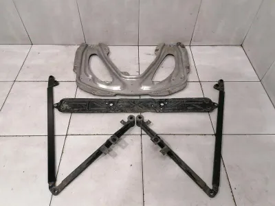 BMW 6 серия F13 UNDERTRAY 33322284341 държач носач заден мост