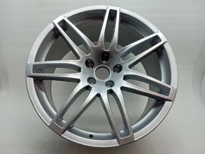 Audi RS4 8E B7 Алуминиеви джанти 8E0601025BE 9JX19 ET29 Алуминиеви джанти RS4