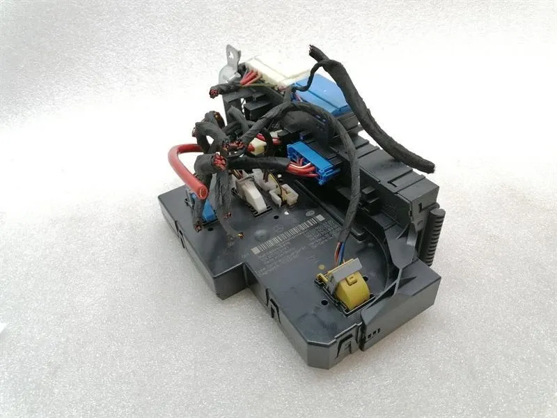 Mercedes GT C190 GTS S COUPE Fuse Box A1909063700 Fuse Box SAM