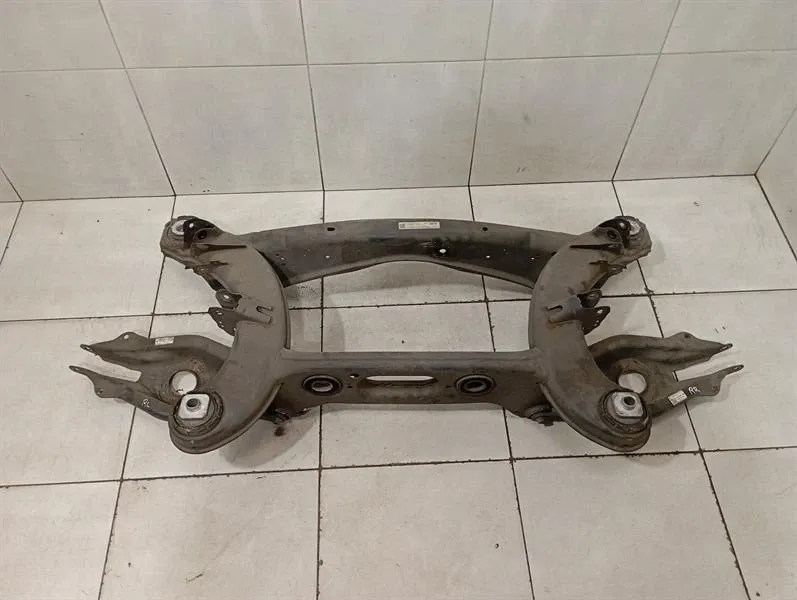 Mercedes C Class W205 Subframe Rear A2053503205 Axle Frame Rear Axle