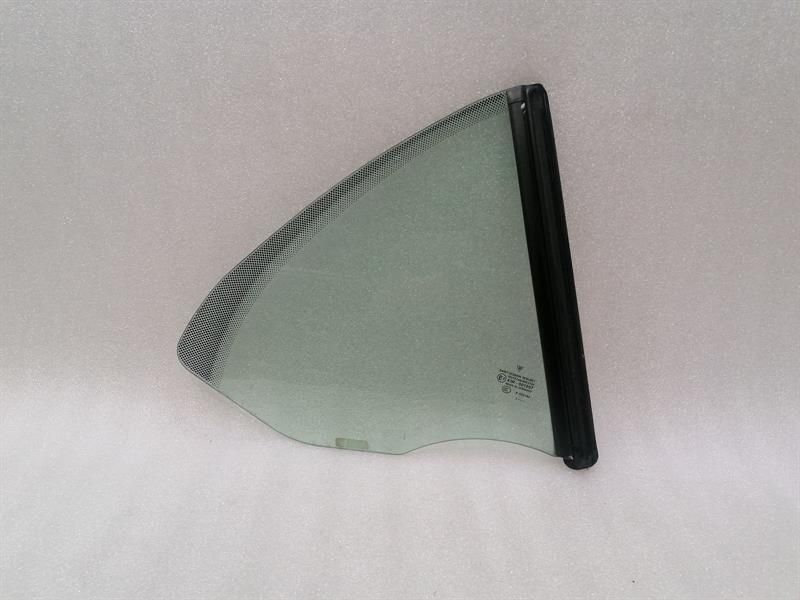 Porsche 911 997 right rear quarter glass 99754311211 door window 1/4 rear right