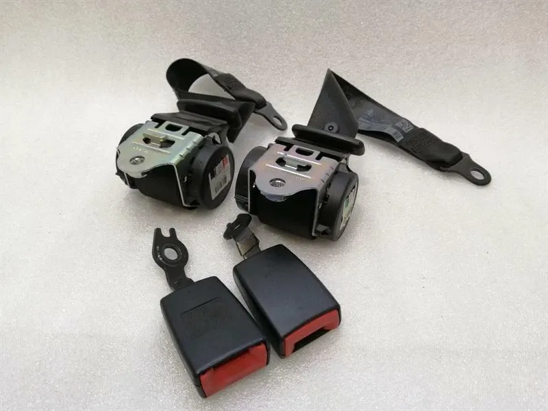 Porsche 911 997 rear seatbelt set 99780303600 seat belt rear set convertible