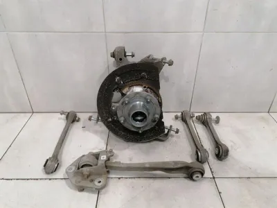 Porsche 911 991 Left Rear Hub 99133111104 Wheel Bearing Housing Rear Left