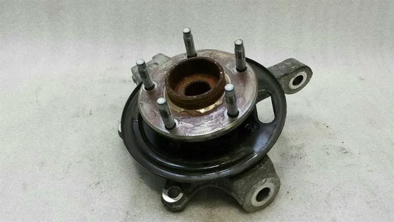 Chevrolet Corvette C6 Left Rear Hub 88965638 Wheel Bearing Housing Rear Left