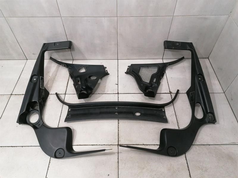 FERRARI 612 SCAGLIETTI F137 ENGINE COVER SET 67842700 RIGHT HAND DRIVE RHD