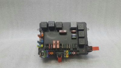 Mercedes S-Class W221 Кутия с предпазители A2215403050 Кутия с предпазители SAM Задно реле