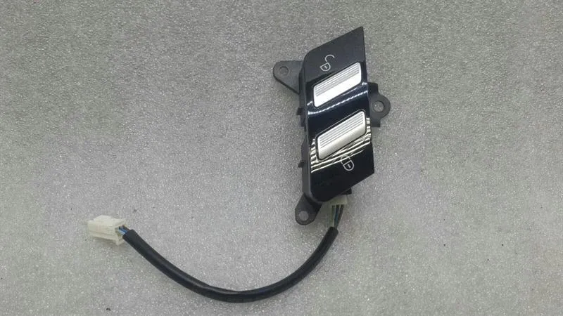 Mercedes S W221 Right Door Lock Switch A2218213151 Central Locking Switch