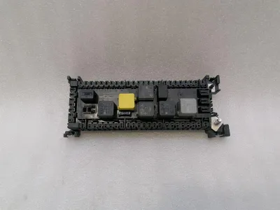 Mercedes G-Wagen W463 Fuse Box A1669061202 Fuse Box