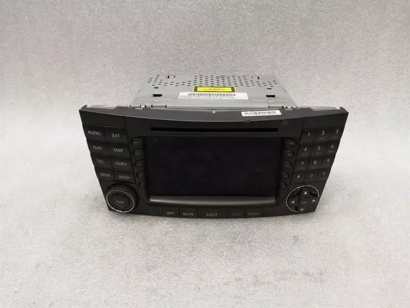MERCEDES CLS W219 CD player A2118700289 audio system controller command sat nav