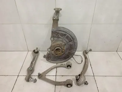 Mercedes CL W217 Right Front Hub A2223322001 Wheel Bearing Housing Front Right AMG