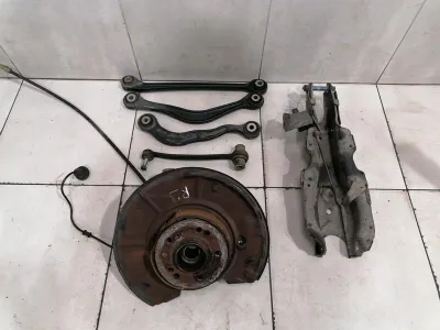 Mercedes S55 AMG W220 Left Rear Hub A2203502941 Wheel Bearing Housing Rear Left