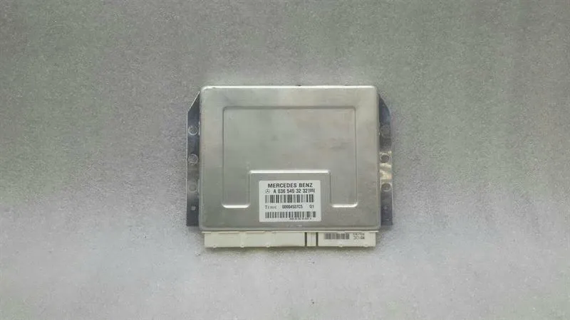 Mercedes CLS W219 Airmatic Module A0365453232 Left Suspension Control Unit.
