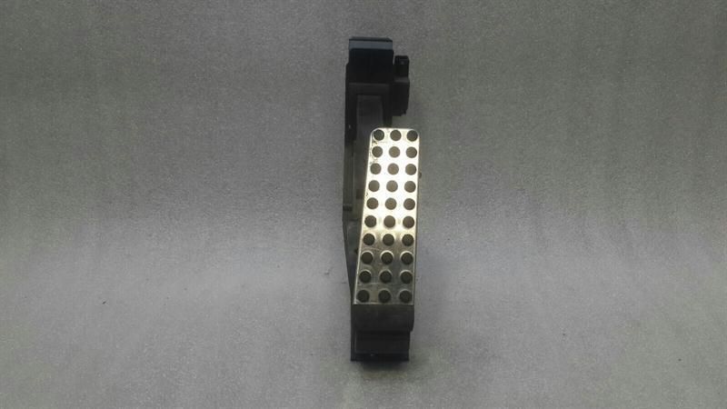 Mercedes CLS W219 W211 Gas Pedal (Electrical) A2113000704 Accelerator Pedal AMG