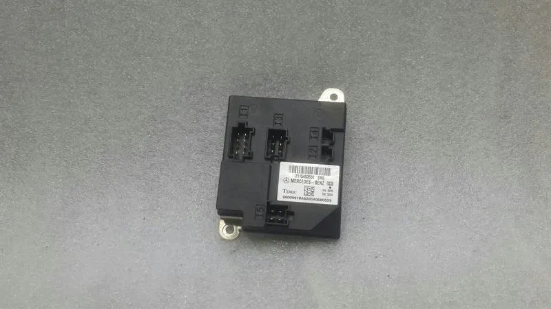 Mercedes CLS W219 Body Module A2115453532 Control Unit SAM
