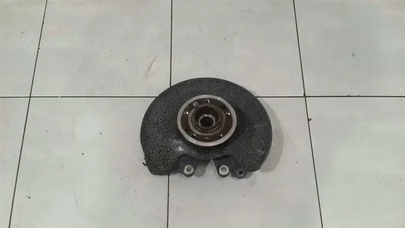 Mercedes GLE W166 Right Rear Hub A1663500208 Wheel Bearing Housing Rear Right