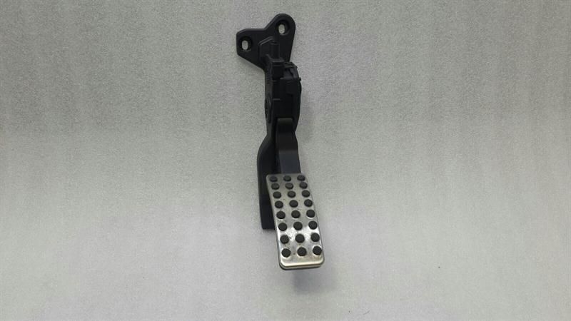 Mercedes GLE W166 Gas Pedal (Electrical) A2923000100 Accelerator Pedal AMG C292