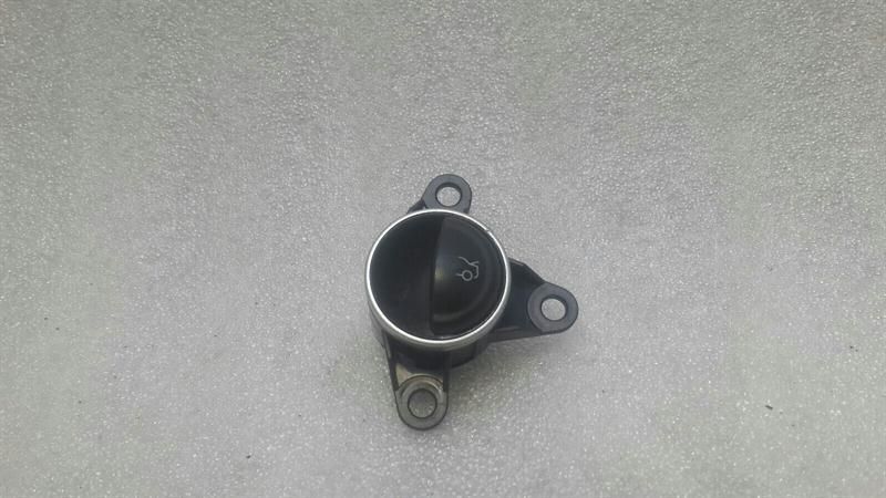 Mercedes SL R230 Превключвател на капака на багажника A2308208410 Превключвател на задната врата SL55