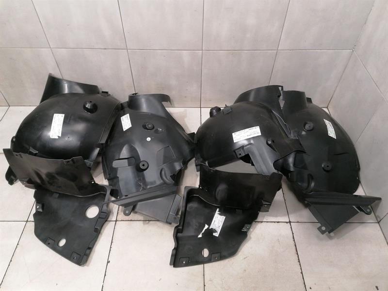 НОВ MERCEDES CLK W209 ПЛАСТМАСОВА ПЛАСТМАСА A2098841222 КАПА НА АРГА