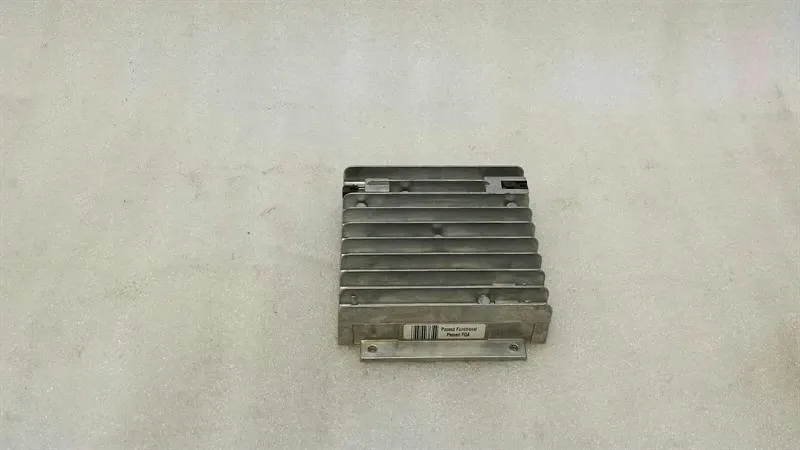 Mercedes E Class W211 Aerial / Antenna 8YN9526A Antenna Amplifier Motorola