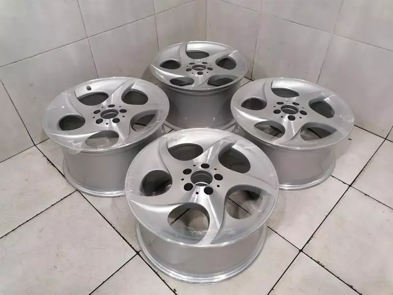 Mercedes SL R230 Alloy Wheel A2304011402 alloy rim SLR