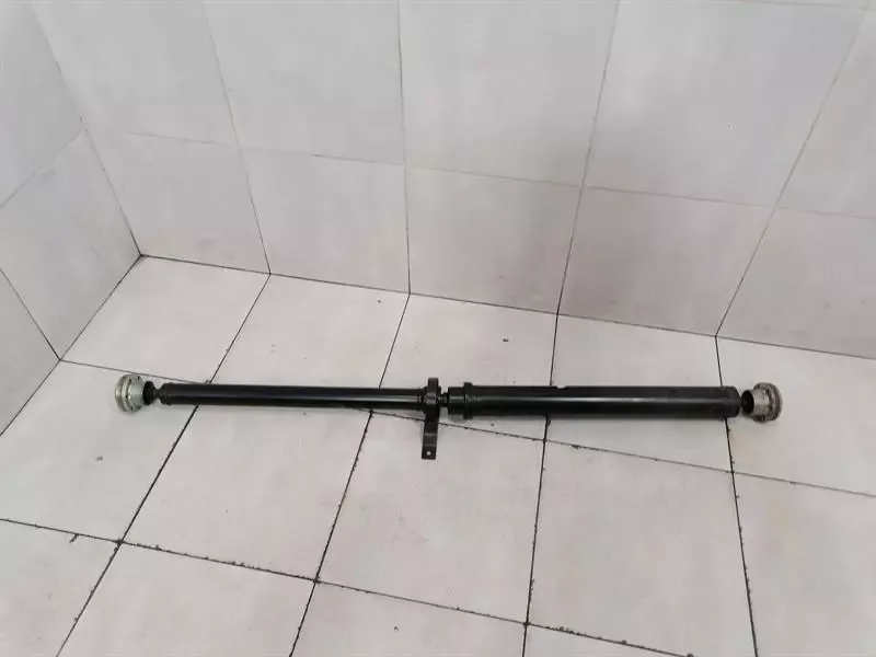 AUDI R8 TYPE 42 V10 5.2 SPYDER PROPSHAFT 420521101C V10 PROPSHAFT