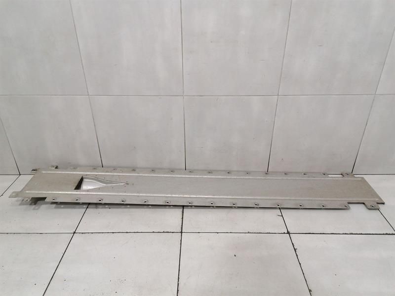 AUDI R8 TYPE 42 V10 5.2 SPYDER UNDERTRAY 420825102A Underbody Trim