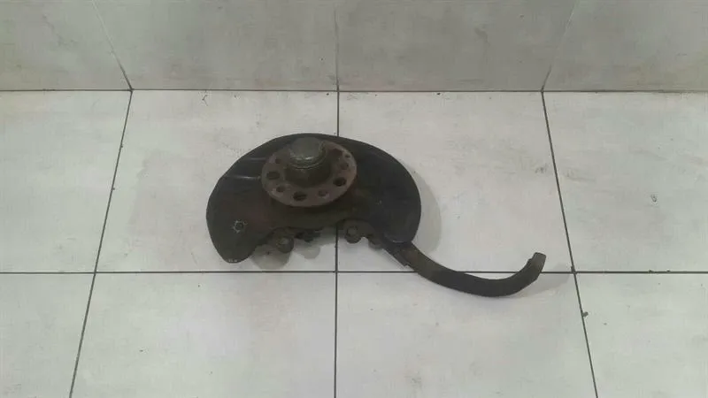 Mercedes SL R230 Left Front Hub A2113306420 Wheel Bearing Housing Front Left M113