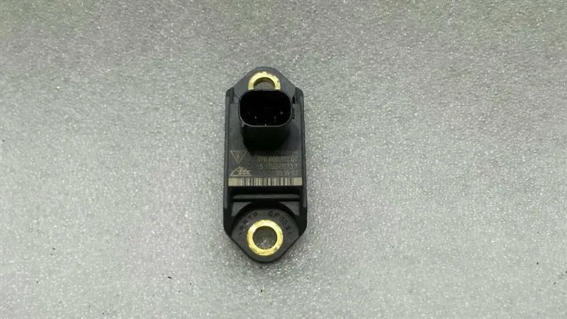 Porsche Panamera 970 Crash Sensor 97060611100 Accelerometer