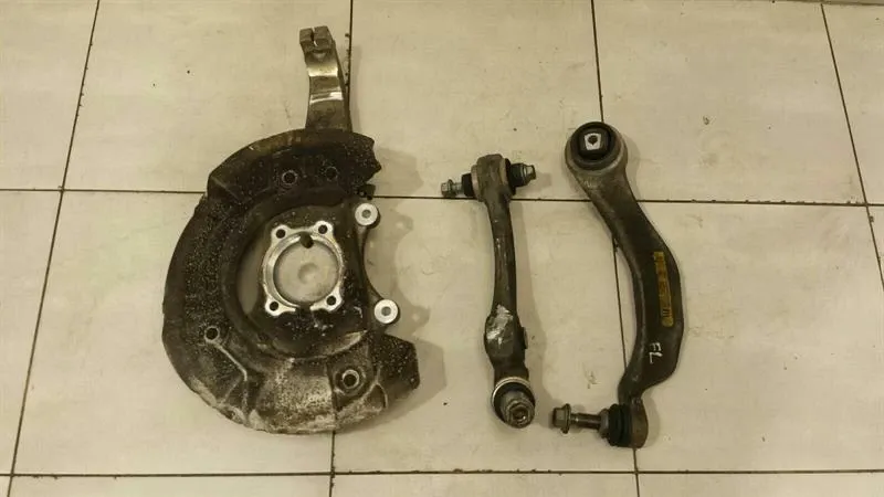 BMW 5 Series F07 GT Left Front Hub 6775767 Wheel Bearing Housing Front Left
