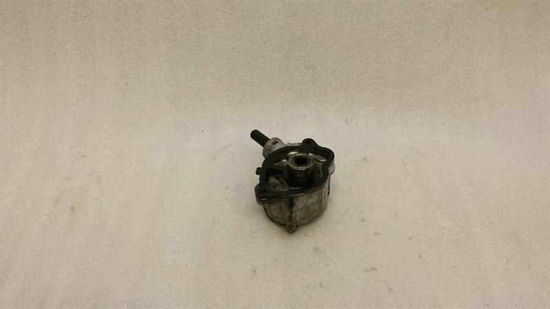 Mercedes C Class W205 Vacuum Pump A6512300465 Vacuum Pump OM651 Diesel